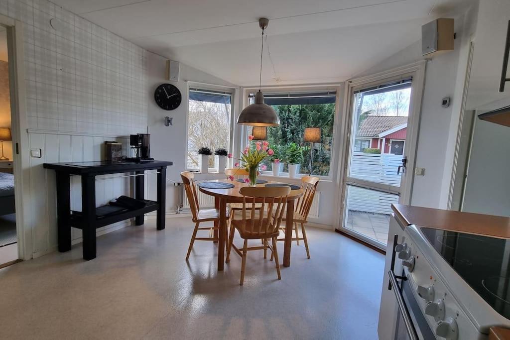 Trivsamt Parhus I Lugnt Omrade Inne I Tranas! Exterior foto